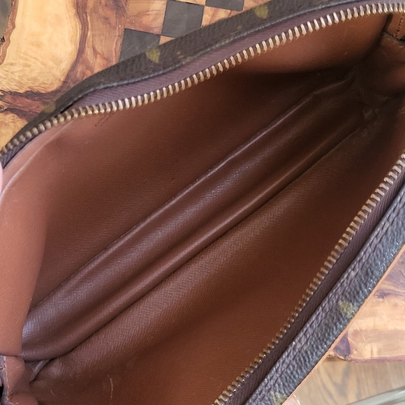 LOUIS VUITTON Pochette Marly Monogram Canvas Crossbody Bag..Authentic!! - Picture 8 of 14